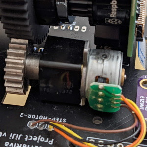Motor connection and gear mounting